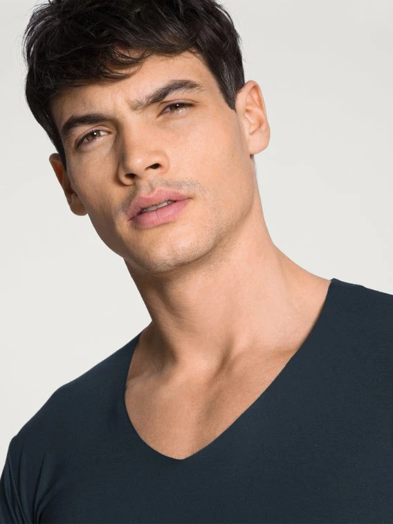Calida Clean Line Kurzarm-Shirt, V-Neck 4 Calida Clean Line Kurzarm-Shirt, V-Neck – Bild 4