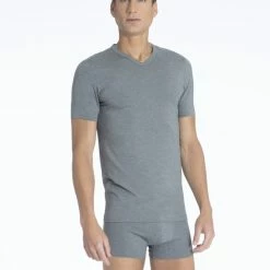 Zimmerli Pureness Kurzarm-Shirt, V-Neck 5 Zimmerli Pureness Kurzarm-Shirt, V-Neck -CALIDA shop Zimmerli Pureness Kurzarm Shirt V Neck grau 7001346 51 2
